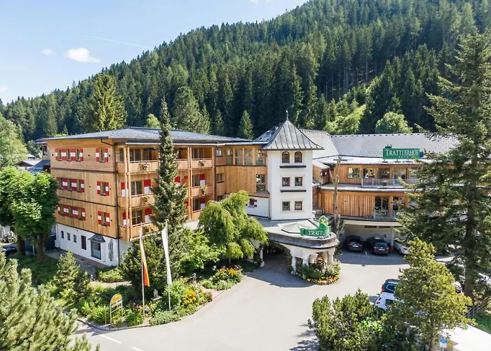 Hotel Trattlerhof Bad Kleinkirchheim photo